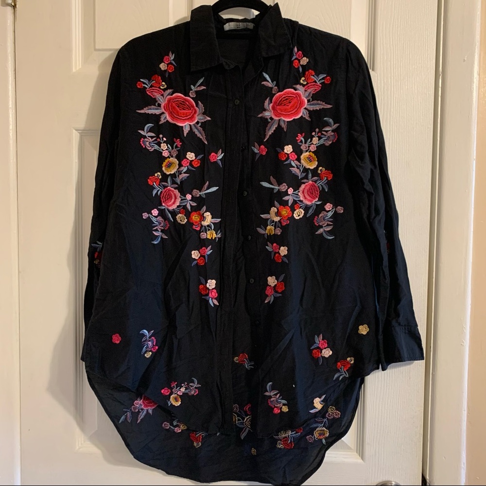 Zara black and floral button up high low shirt